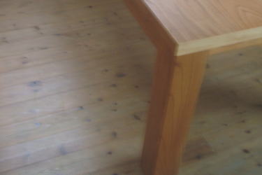 ｵｰﾀﾞｰ家具・ｵｰﾀﾞｰｷｯﾁﾝのcalmfurniture】無垢材のオーダーダイニングテーブル